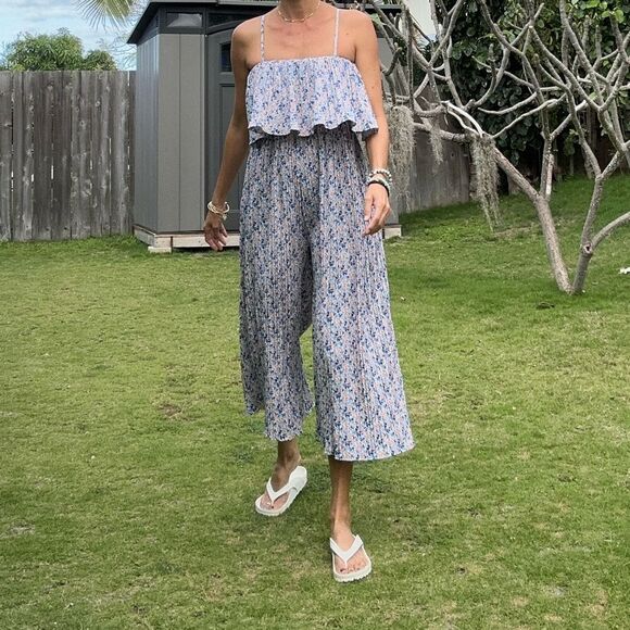 833. NWT Kookkai Spaghetti Ruffle Pleated Ditsy Floral Summer Maxi Pantsuit - Picture 2 of 7